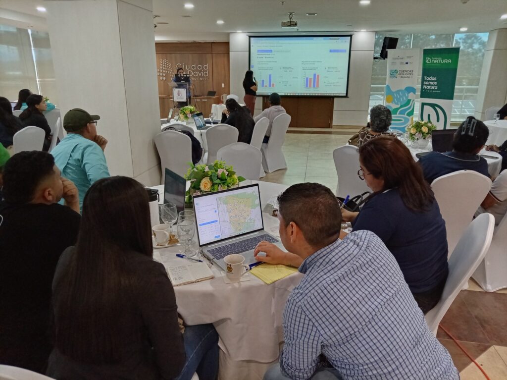 Capacitan sobre el uso de herramientas tecnológicas de simuladores en la adaptación al cambio climático